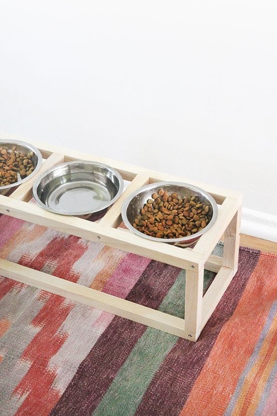 How to Make a Pet Feeding Station