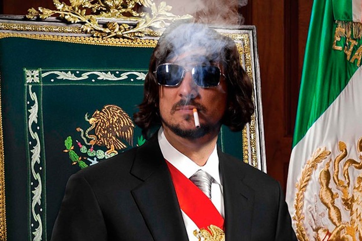 24 Tuits de León Larregui que podrían ser el nuevo slogan de Presidencia