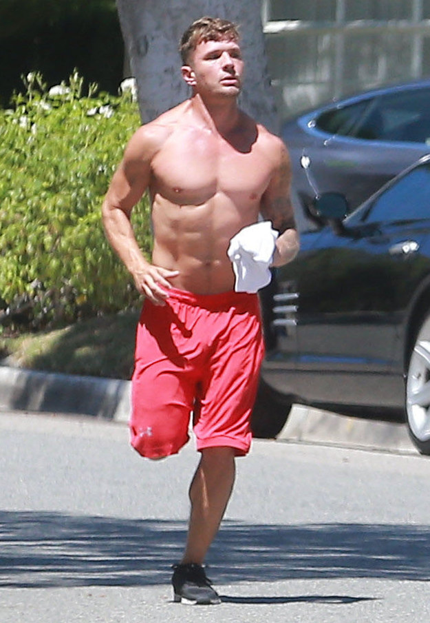 Ryan Phillippe Runs Shirtless Remains Dad Af