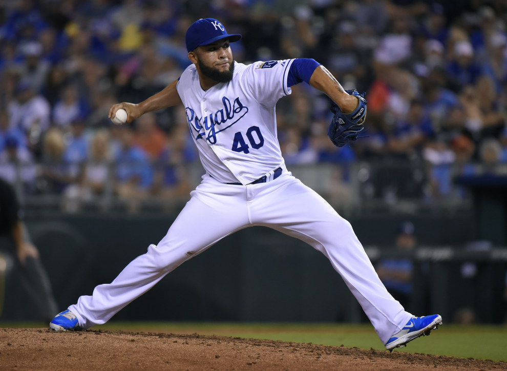 Chickenpox sidelining two Kansas City Royals players