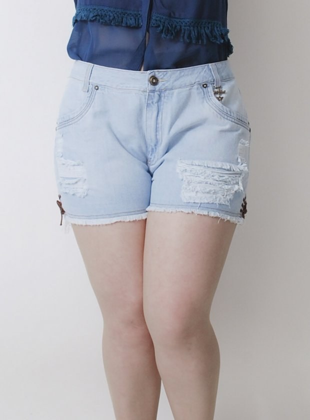 É praticamente um shopping inteiro online, de tantas marcas e roupas disponíveis. E quebra aquele estereótipo de "roupa de gorda": a Best Size tem realmente de tudo, incluindo saias de paetê e shortinhos jeans!