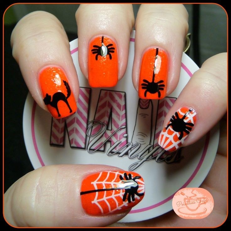 24 Spooky Nail Art Ideas For Halloween