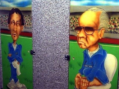 Com homenagem para amigos, aliados e/ou desafetos, os gabinetes teriam portas decoradas.