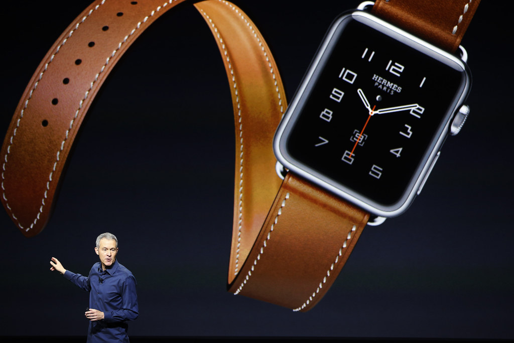 Here's How To Pair Your Apple Watch With Your New iPhone 6s