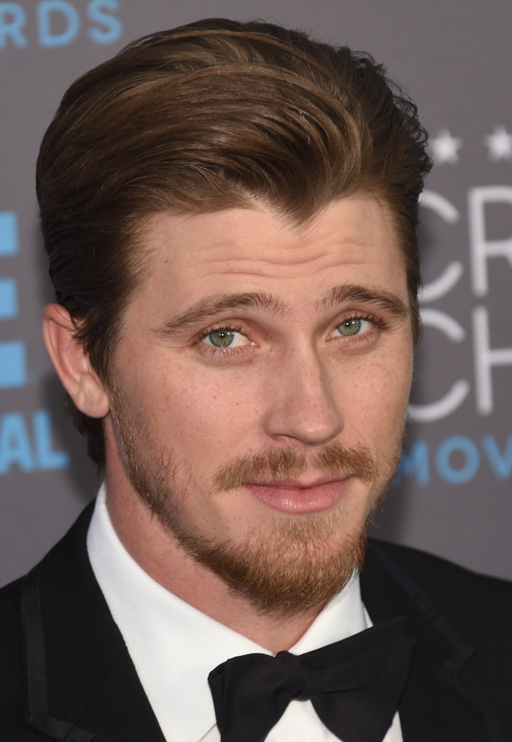 Garrett Hedlund pan