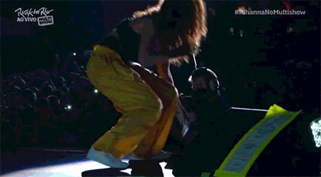 "Look at that shit! Rio, bitch! I love you guys so much. You made this night a night that I never forget", gritou Riri, dizendo que ama todo mundo e que "ela nunca esquecerá desta noite".