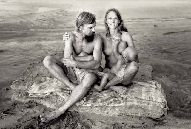 Vintage Hawaiian Nudes - Extraordinary Vintage Photos Reveal Hawaii's Hippie ...