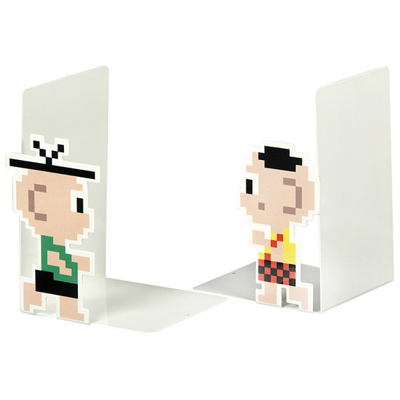 Dois porta livros saem por R$ 51,50 aqui.