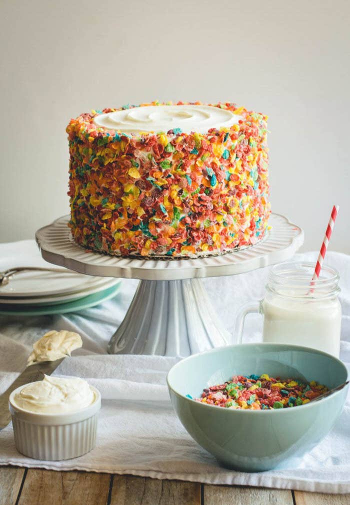 28 Creative And Easy Ways To Decorate A Cake