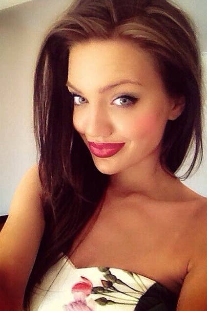 This Woman Looks So Much Like Angelina Jolie It S Scary