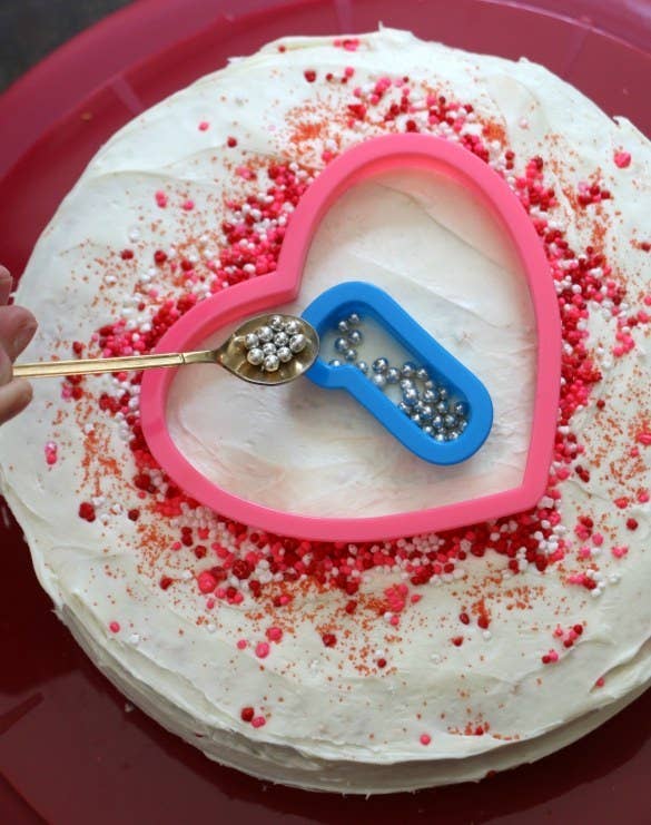 28 Creative And Easy Ways To Decorate A Cake