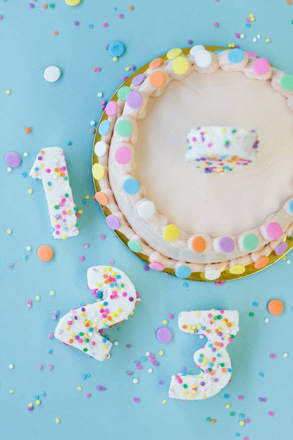 28 Creative And Easy Ways To Decorate A Cake
