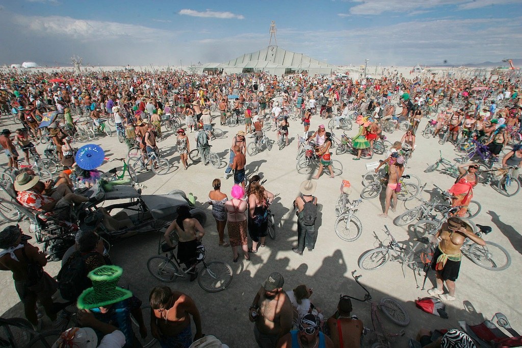 37 Of The Most Insane Pictures Ever Taken At Burning Man