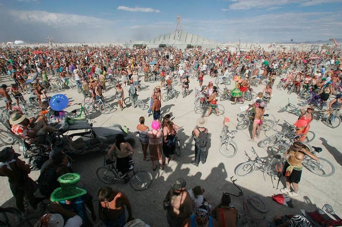 700px x 466px - 37 Of The Most Insane Pictures Ever Taken At Burning Man