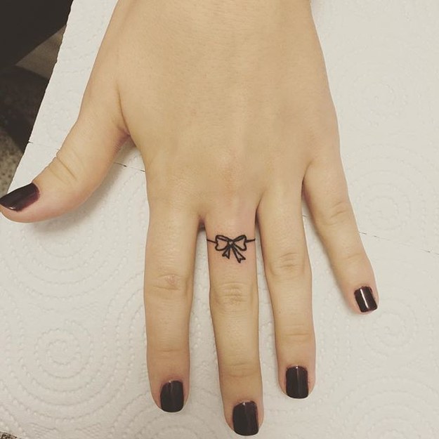 Bow on finger