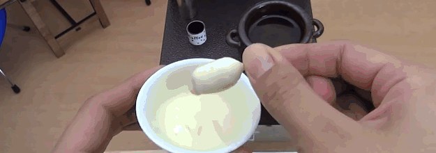 https://img.buzzfeed.com/buzzfeed-static/static/2015-10/13/20/campaign_images/webdr02/you-cant-stop-watching-these-mini-cooking-videos-2-24914-1444781344-0_dblwide.jpg