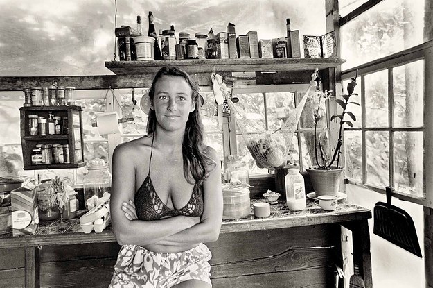 Camp Nudist Gallery - Extraordinary Vintage Photos Reveal Hawaii's Hippie ...