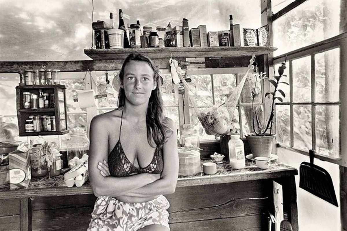 Vintage Nude Hippie Girls - Extraordinary Vintage Photos Reveal Hawaii's Hippie Treehouse Community