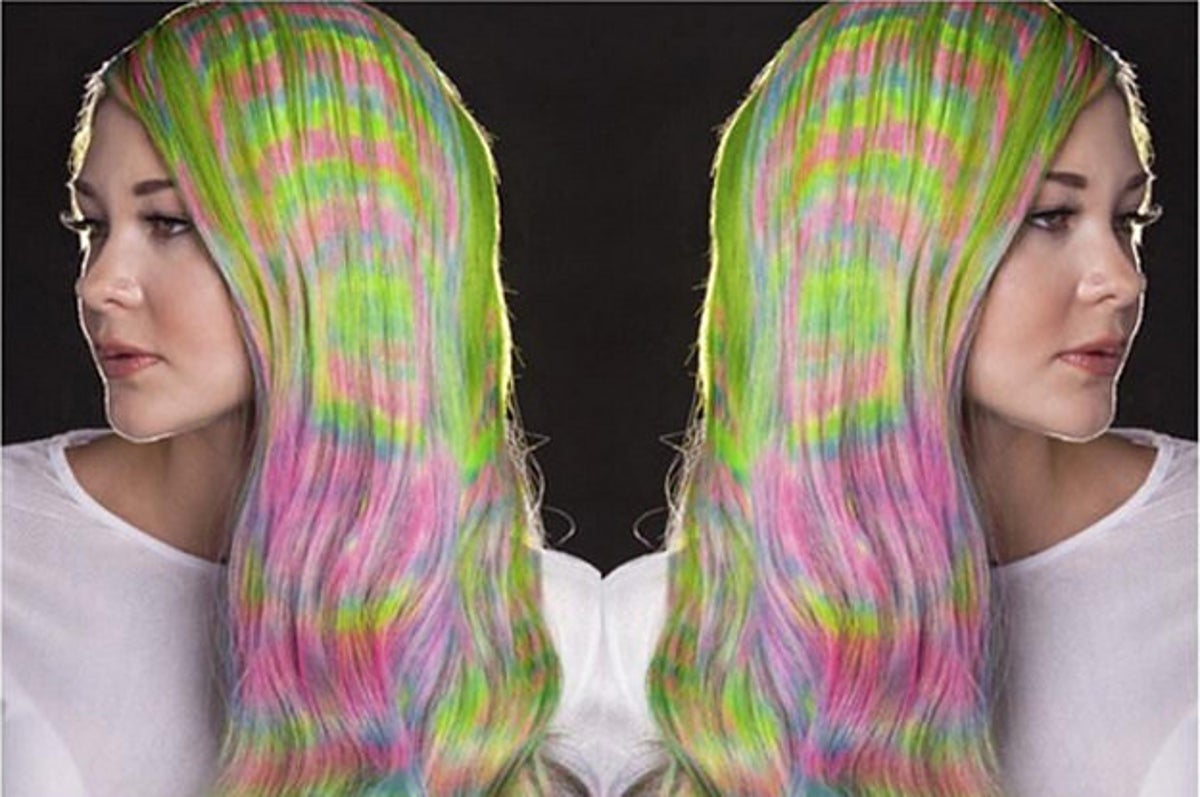 Women Are Tie-Dyeing Their Hair And It's Pretty Crazy
