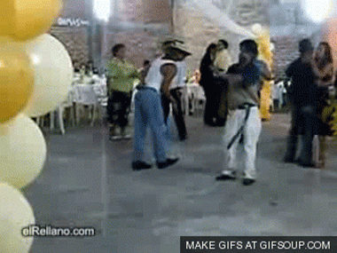 Con esos pasos, seguro eclipsaron hasta a la quinceañera.