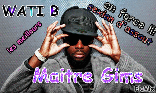 Wati-Blouson et chaîne en or en première ligne.