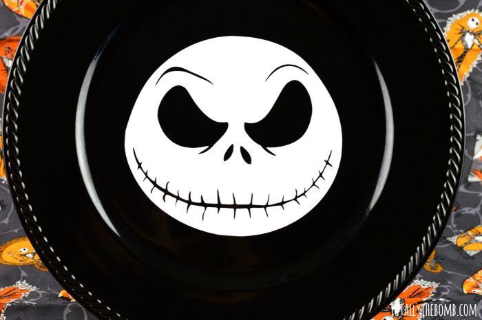 It's really a shame to put other plates on top of this... Check it out here.