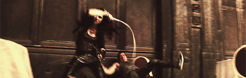 As Izzy from City of Bones does so effortlessly