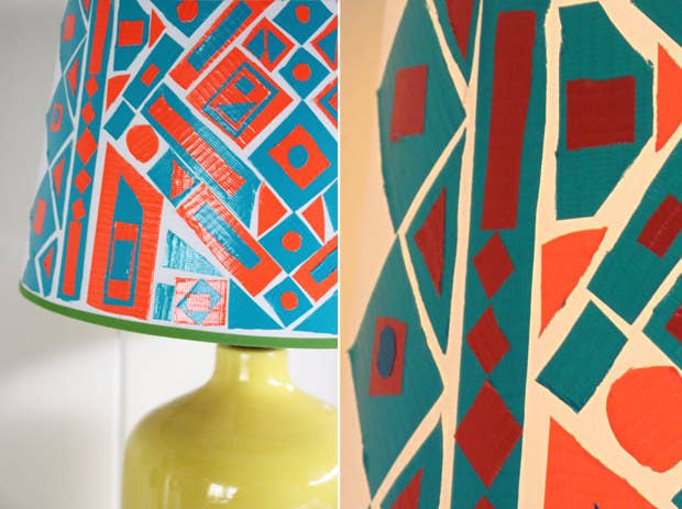 A cheap fix for a plain lampshade.Get the tutorial at The Jungalow.