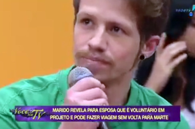 -- Tenho que estudar para a prova.-- Mas suas provas terminaram na semana passada!-- Tô com cólica.-- De novo?-- VOU PRA MARTE.-- Ahn.