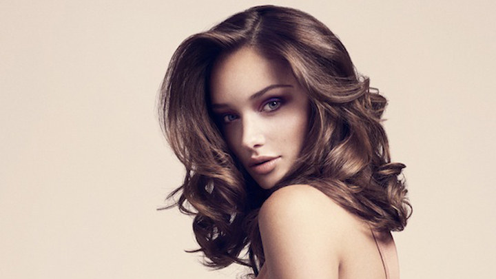 This might seem super obvious, but for the mom that loves to stay in style...treat her to a blowout. Blowout bars are on the rise and chances are they're probably offering some pretty sweet deals this Christmas. Get her a gift card and help her look fabulous and full of confidence on her next night out. Bonus buy: Add on a cut or color to the gift card.