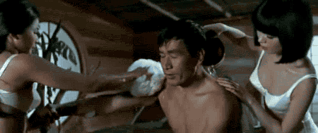 Dans On ne vit que deux fois (1967).