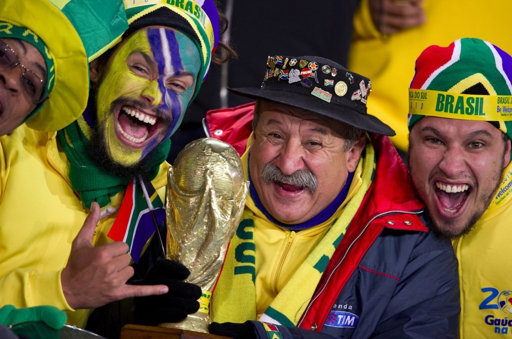 Clovis Acosta Fernandes – a football fan so legendary that the international press gave him obituaries when he passed away.