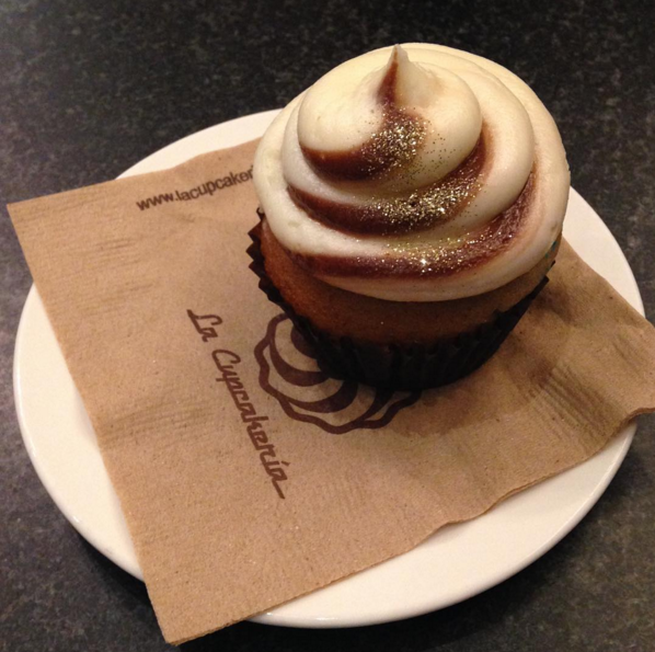Tan esponjoso como te lo imaginas. El plátano es el ingrediente perfecto si te gusta que tus postres tengan contraste.¿Dónde? En Sonora 180, Condesa.Disfrútalo también en: Cupcakes by Tom.