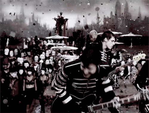 Letra inesquecível: "And though you're dead and gone believe me / Your memory will carry on"