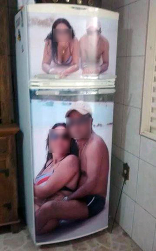 Esta geladeira.