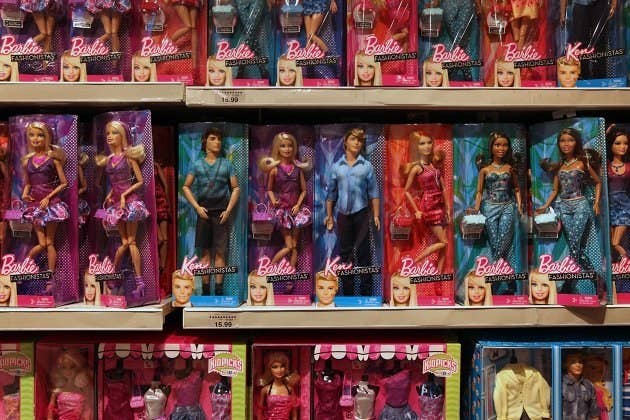 Secrets Toys R Us Employees Will Never Tell You