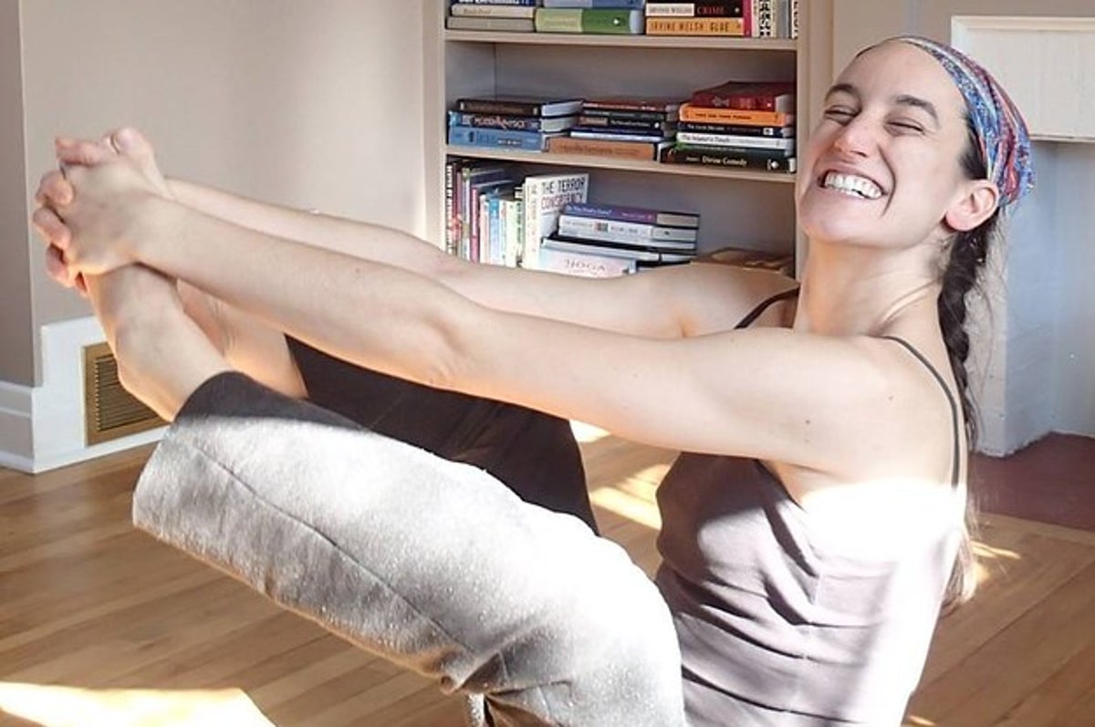 People Are Angry After A Yoga Teacher Said A School Suspended Her