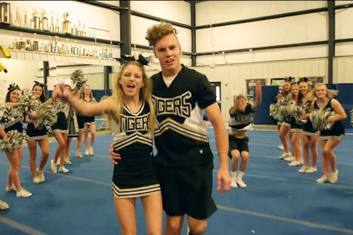 1200px x 797px - These High School Students Just Shut It Down With This Epic Lip Dub Video