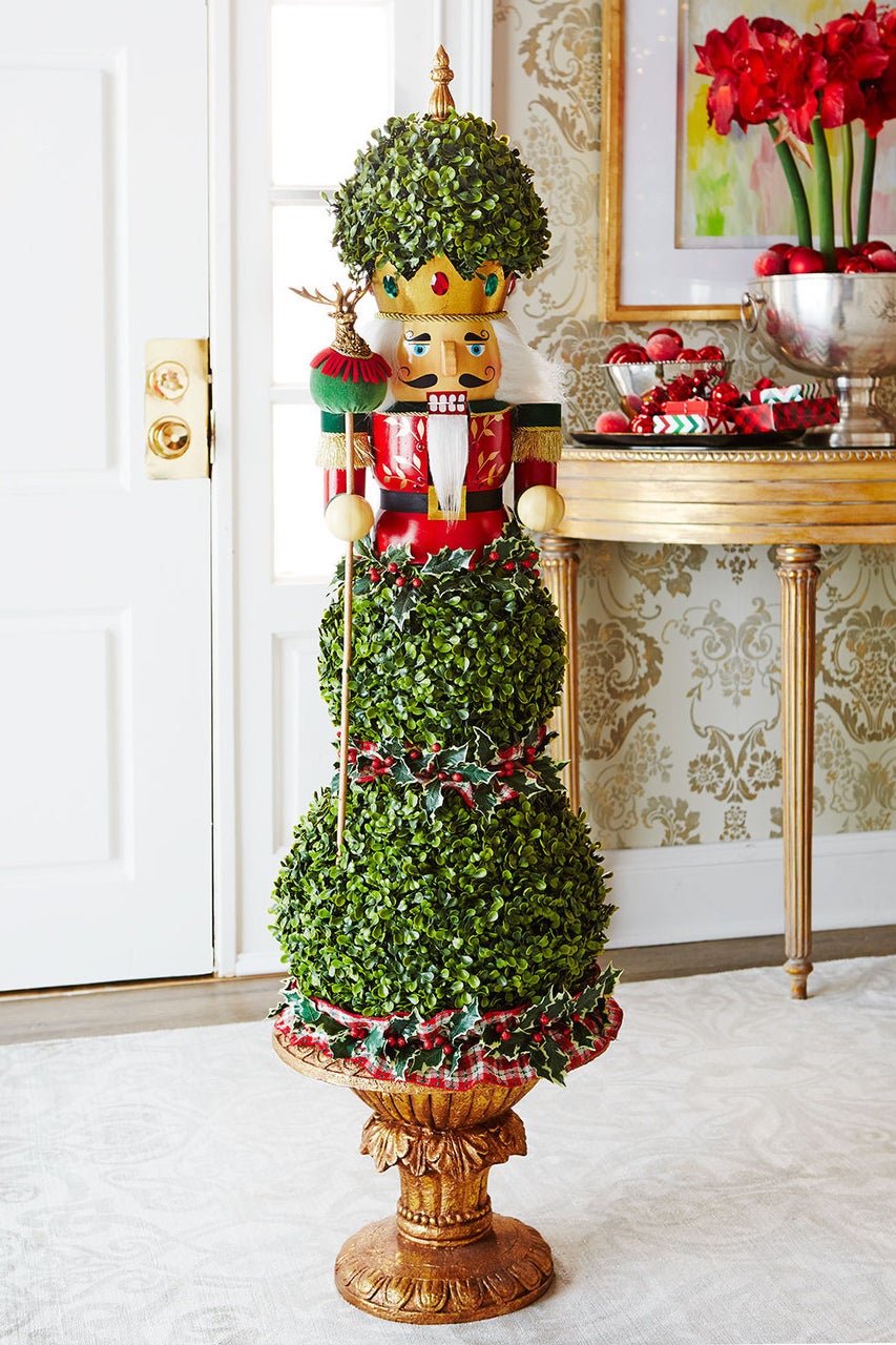 17 Insane Christmas Decorations You Won't Believe Actually Exist