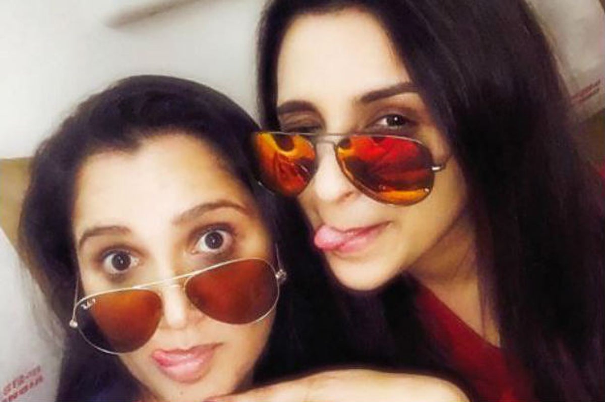 Saneya Mirza Sex Video - Parineeti Chopra And Sania Mirza Are BFFs And It's Bloody Adorable