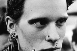 70年代パンクロックの激しさを物語る、力強く美しい写真たち