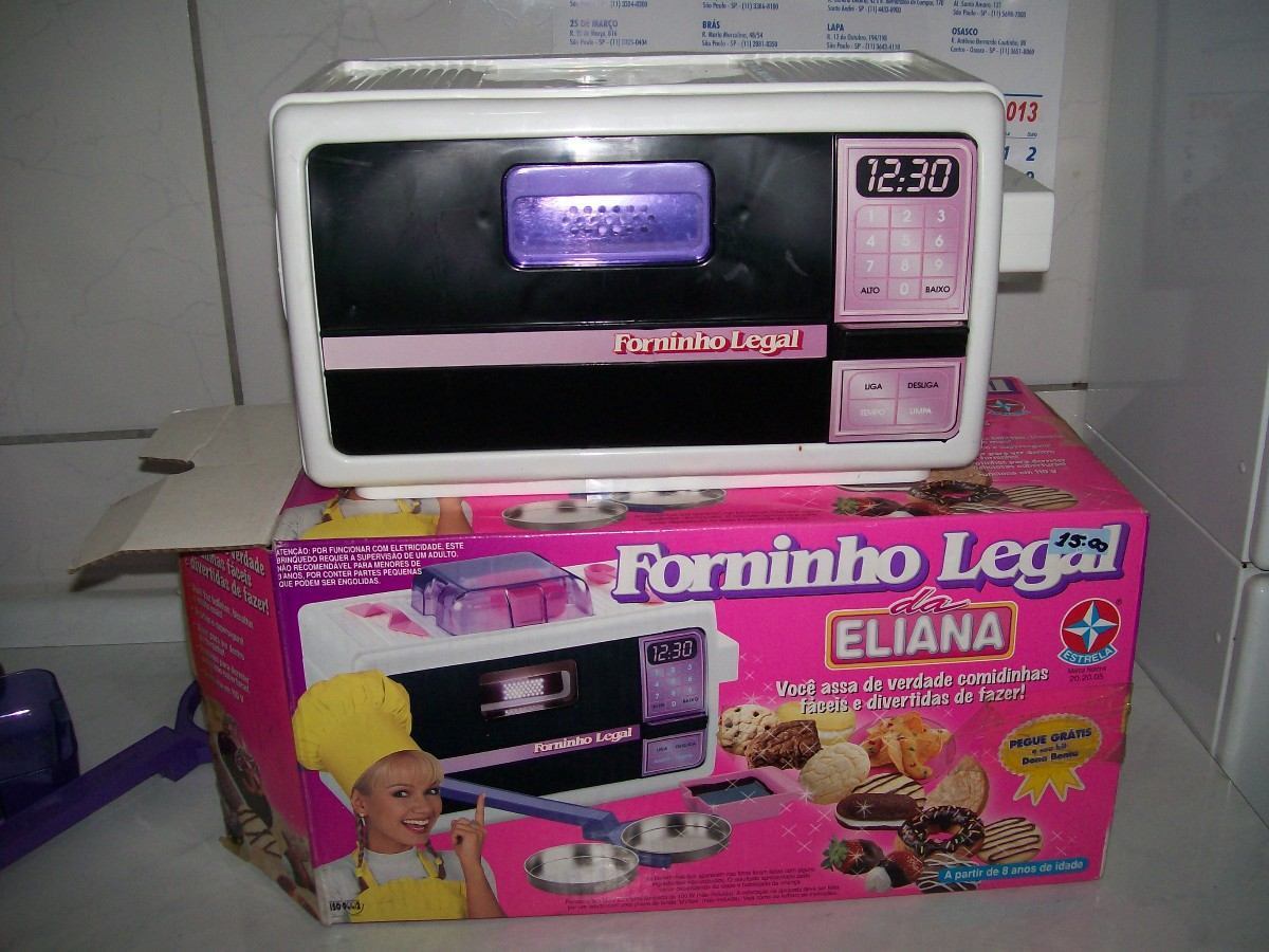 Mas, na real, uma fornada de biscoitos levava cerca de 436728 horas para ficar pronta. Pelo menos do ponto de vista de uma criança.