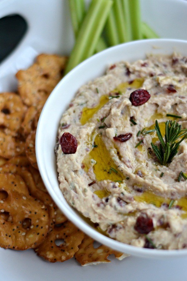 19 Thanksgiving Dips That Will Feed A Crowd