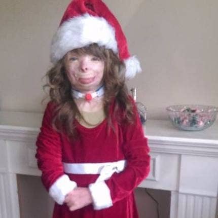 The Girl Who Lost Her Family In An Act Of Arson Received 185 000 Christmas Cards In One Day