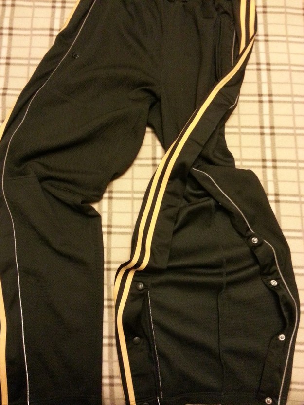 Los pantalones de chandal tipo stripper.