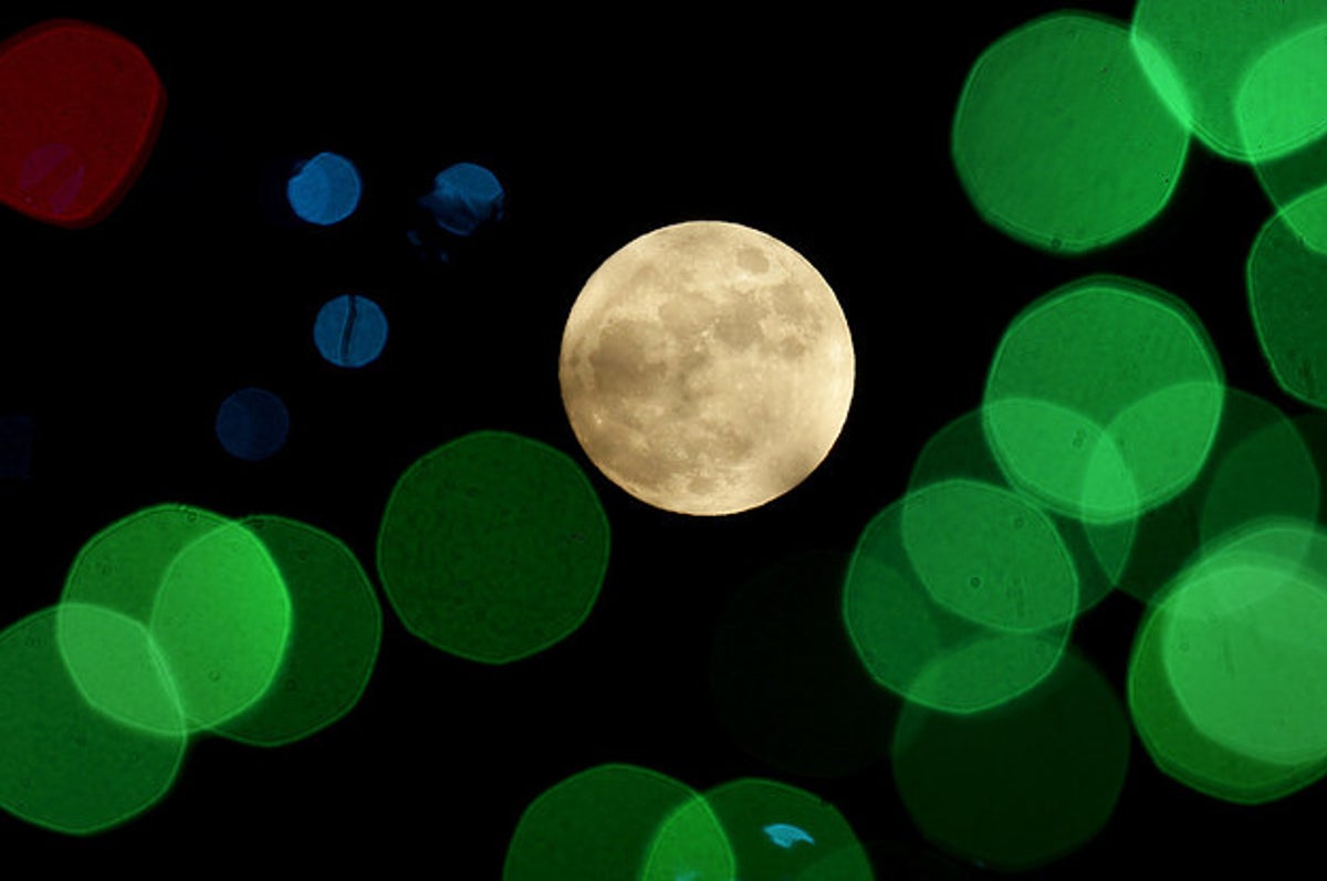 A Rare Full Moon Appeared On Christmas Day And You Have To See It