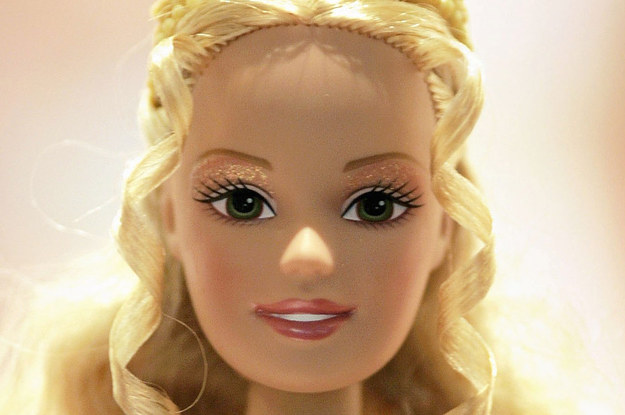 Esta es la evoluci n del rostro de Barbie a trav s de 56 a os