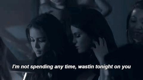 Selena's tears have dried, she's now on her second wind and ready to go back to the party and find a new man. Taylor, Gigi and Kendall applaud and start looking for prospects.