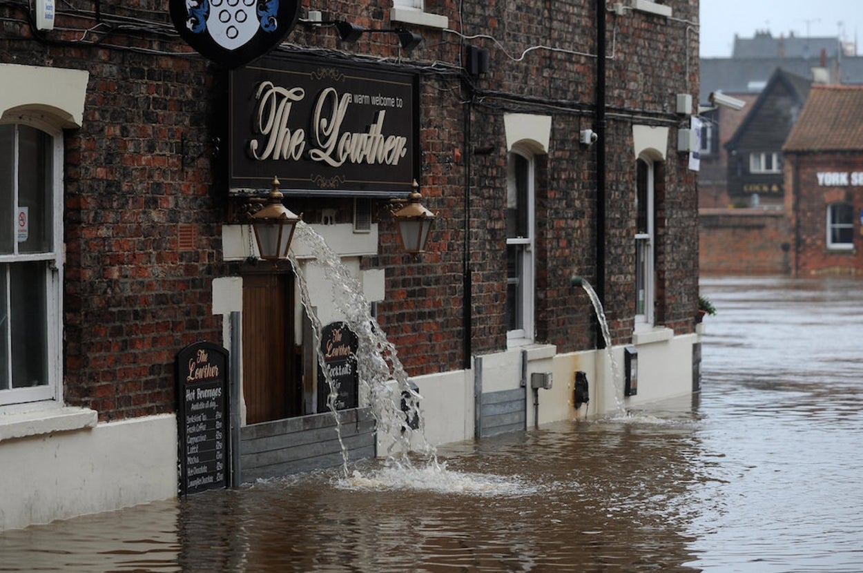 1,500 Homes Remain Without Power As Clean-Up Operation Begins Following ...