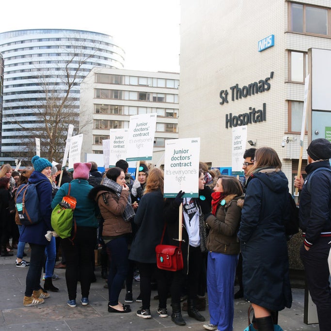 The picket line at St Thomas&#x27; Hospital in Westminster.